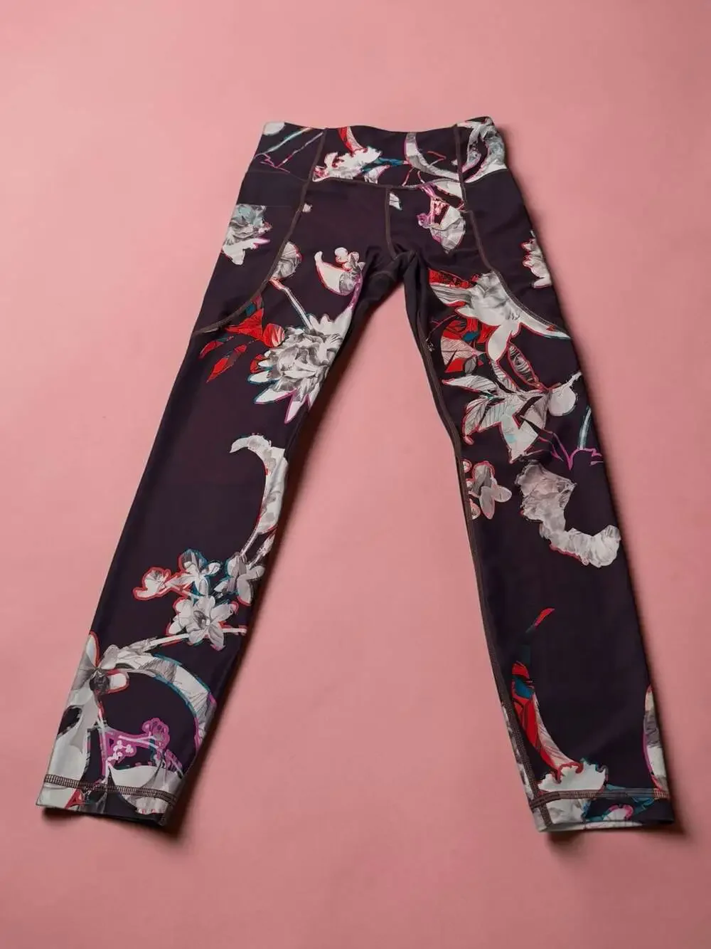 Athleta Salutation Stash Pocket Floral 7/8 Leggings‎ Size S